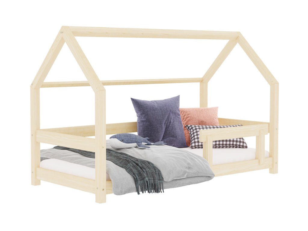 houten huisbed met bedrand