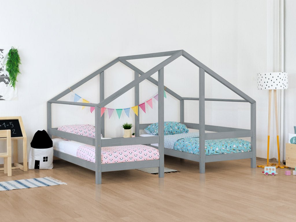 houten huisbed voor twee kinderen