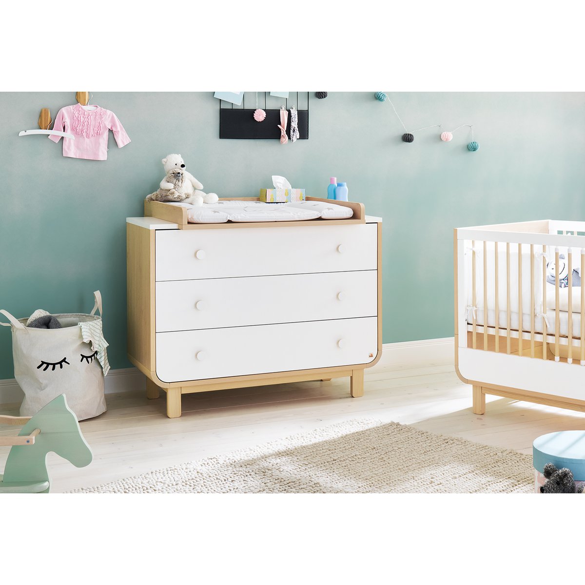 commode voor de babykamer breed model