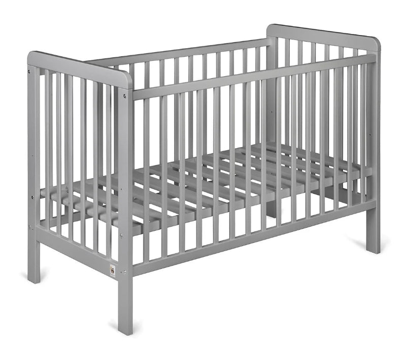 houten ledikant voor de babykamer