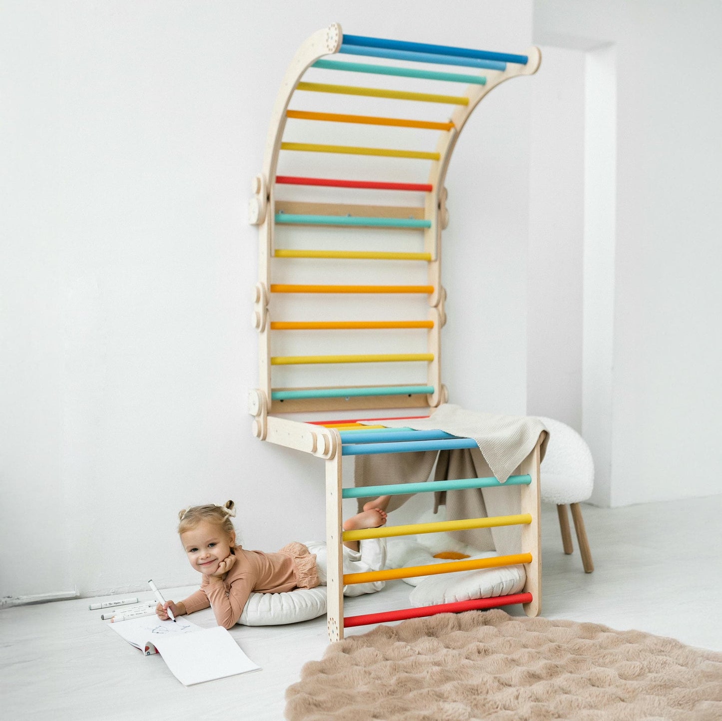 BusyKids klimrek – sprossenwand regenboog