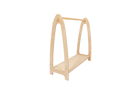 houten kinderkledingrek boog naturel klein op kindhoogte