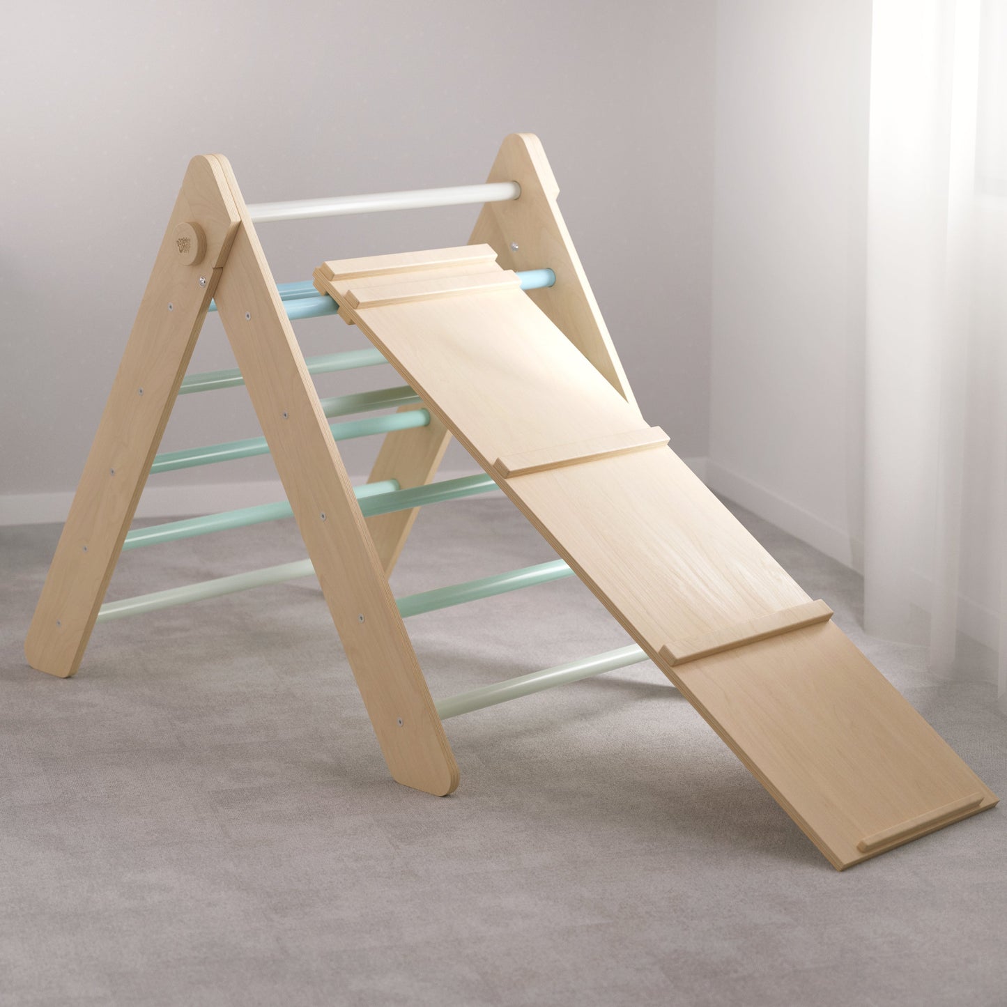 BusyKids Pikler klimdriehoek met plank – regenboog