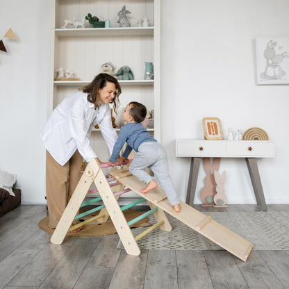 BusyKids Pikler klimdriehoek met plank – regenboog