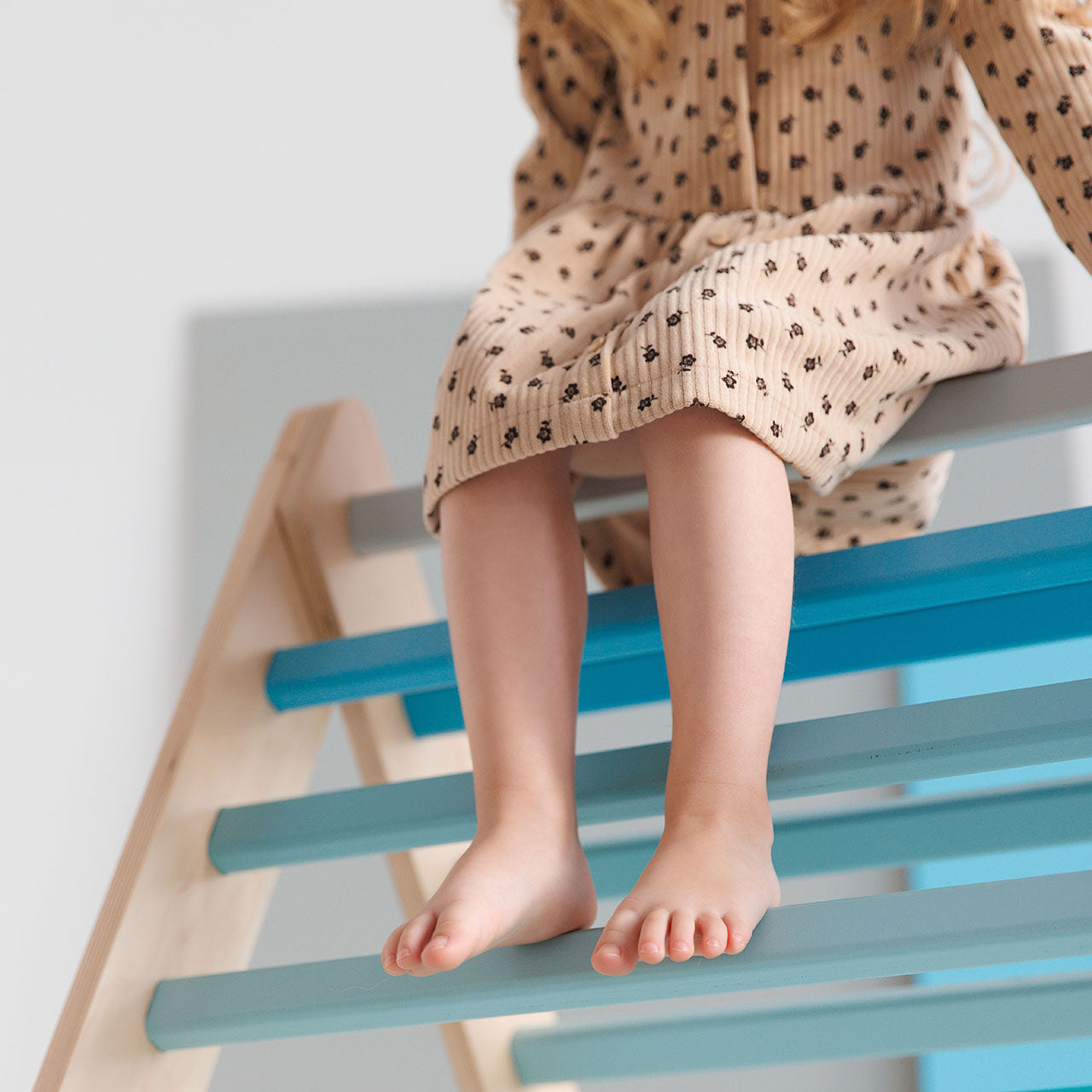 BusyKids Pikler klimdriehoek – regenboog