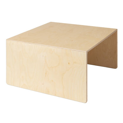 houten kindertafel met bank voor de speelhoek