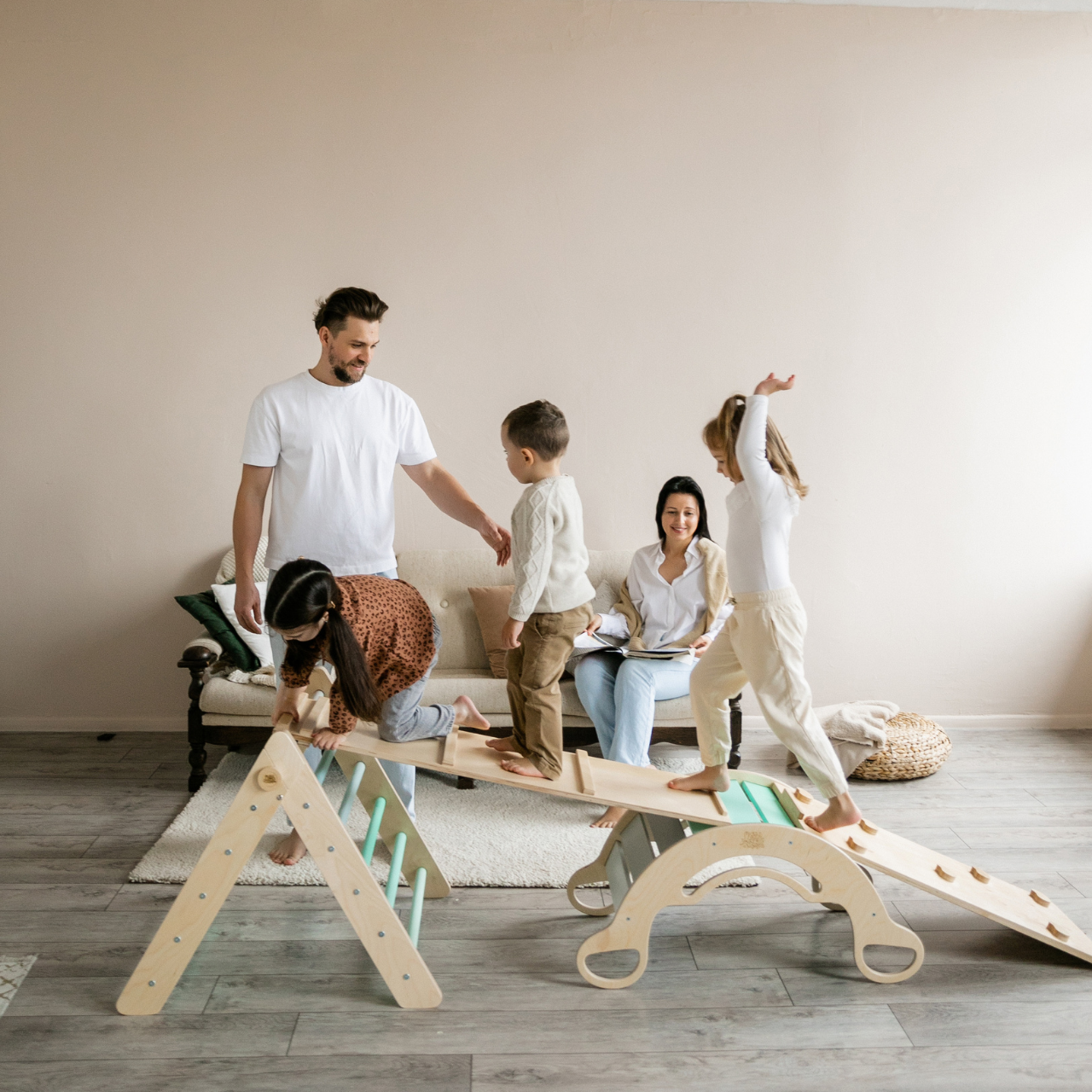 BusyKids Pikler groot set – driehoek, 2 planken & balanswip – regenboog