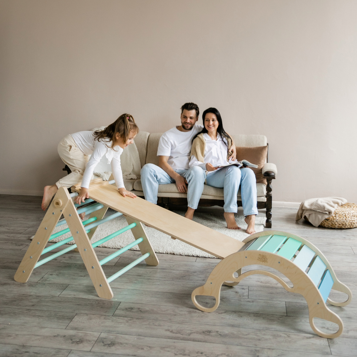BusyKids Pikler set – driehoek, plank &amp; balanswip – regenboog – productbeeld 18