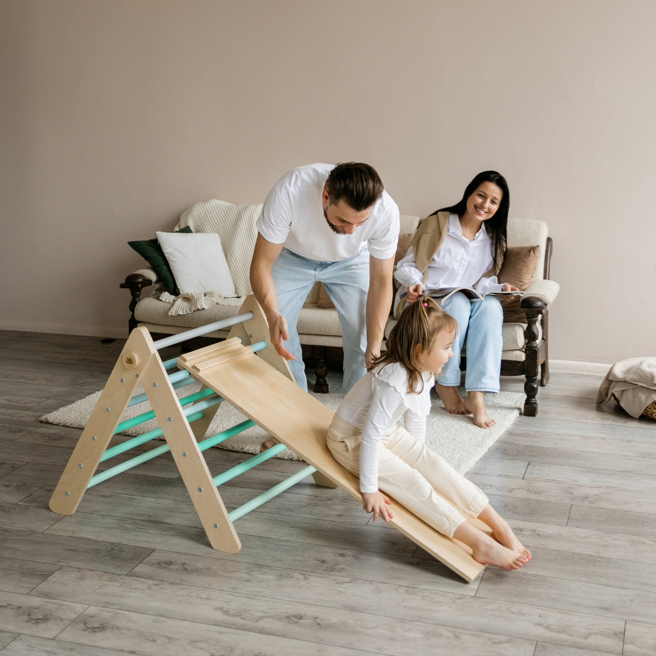 BusyKids Pikler klimdriehoek met plank – regenboog