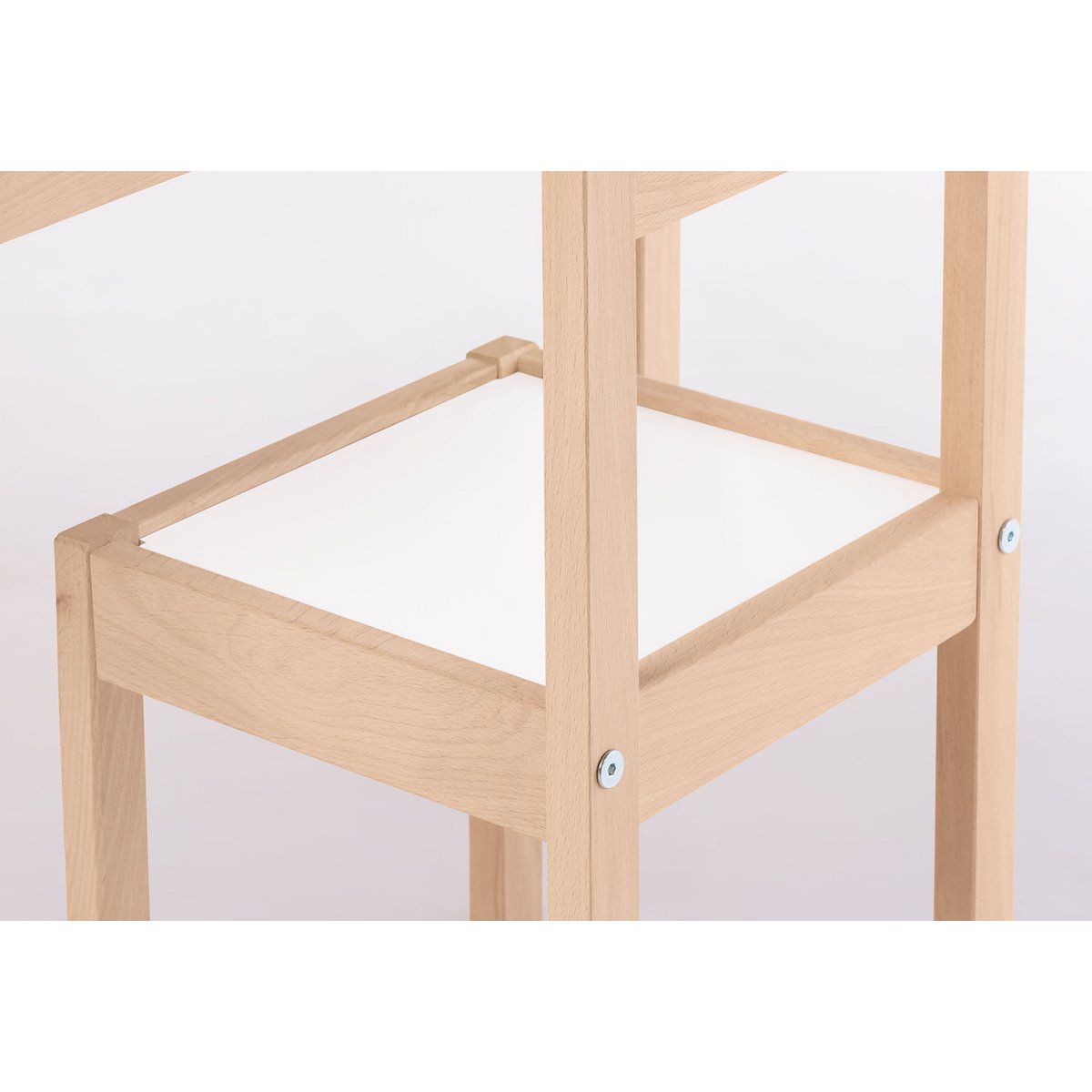 3-delige houten kindertafel met twee stoelen