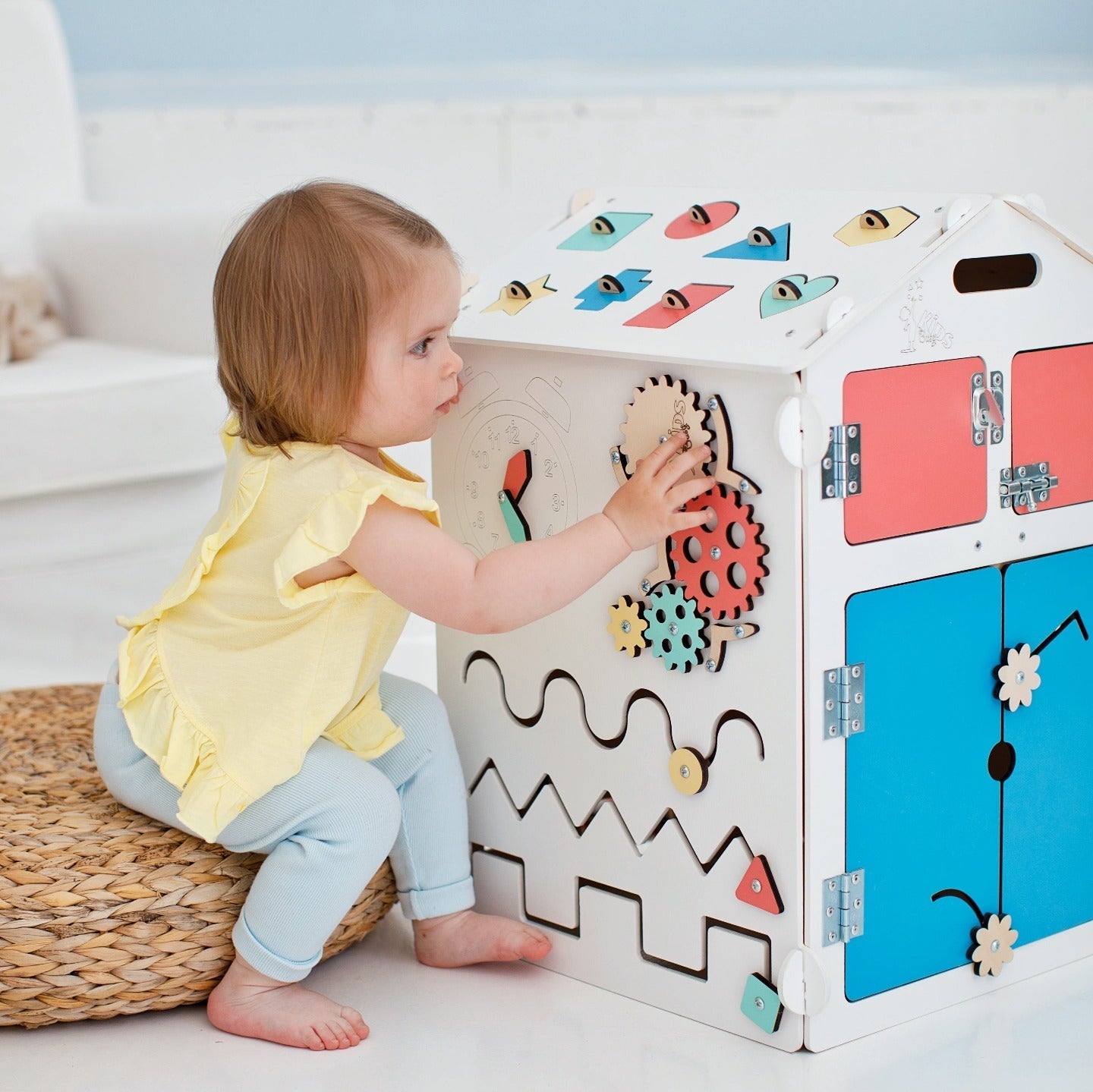 Maisonnette sensorielle BusyKids Busy Board – blanc