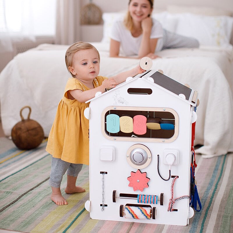 Maisonnette sensorielle BusyKids Busy Board – blanc