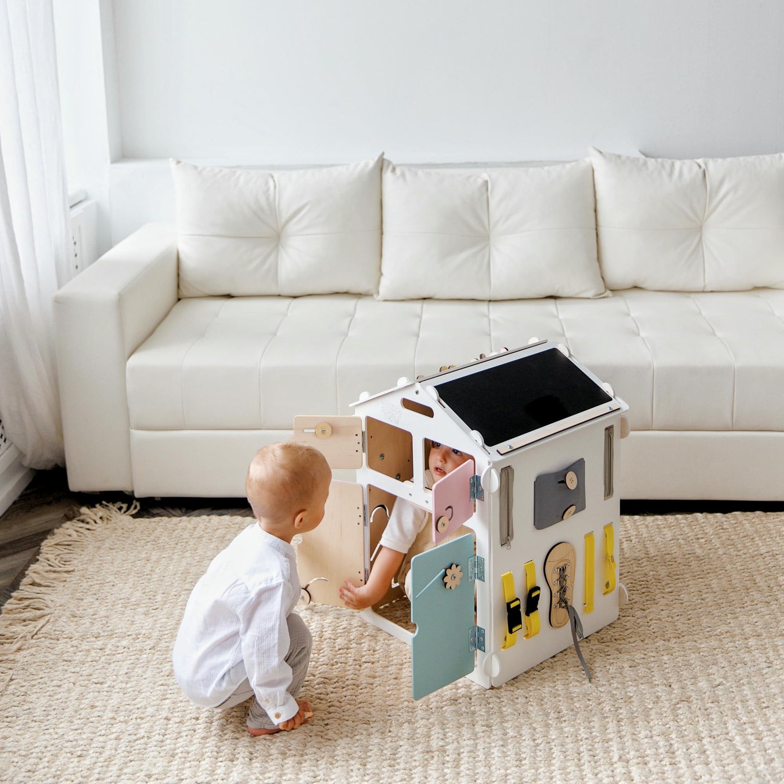 Ensemble BusyKids – Maisonnette Busy Board blanc/pastel avec cube créatif