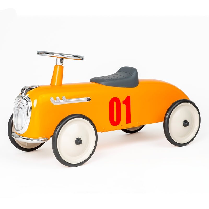 loopauto in retrostijl in camel