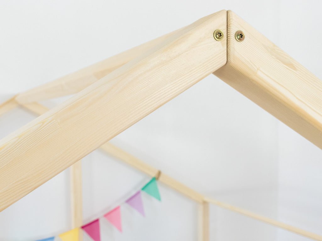 houten huisbed voor twee kinderen