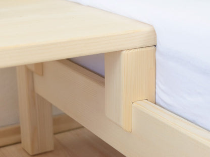 houten huisbed voor twee kinderen