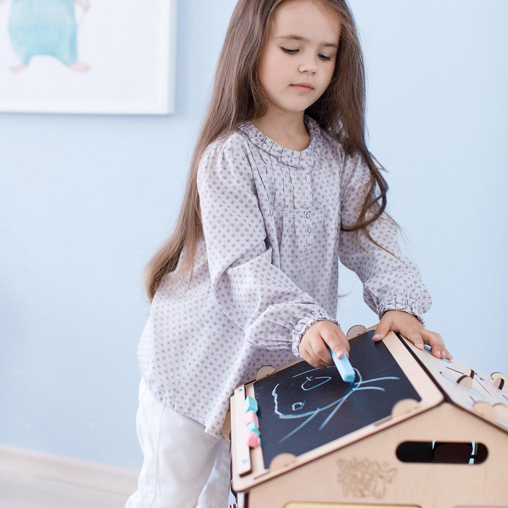 Ensemble BusyKids – Maisonnette Busy Board blanche avec cube créatif
