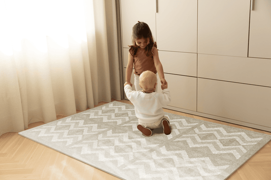 zachte speelmat van zacht foam in grijs voor baby's en peuters tot 3 jaar