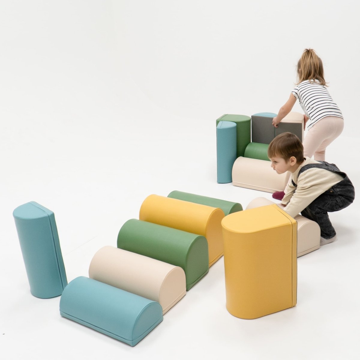 soft play set met modulaire foamblokken voor baby's peuters en kleuters