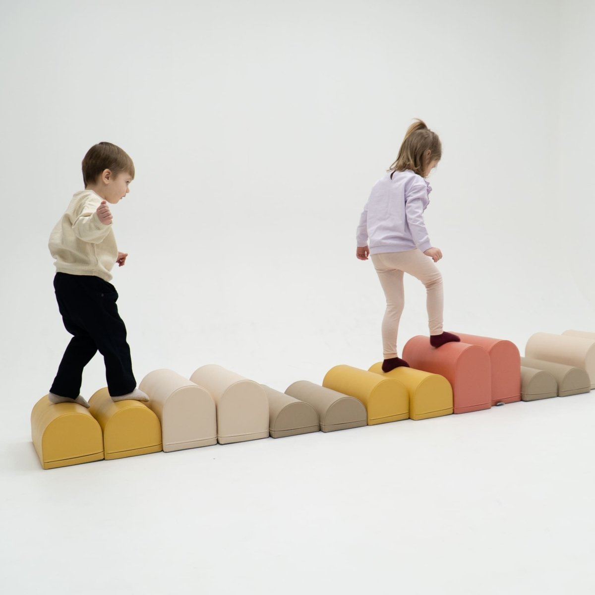 soft play set met modulaire foamblokken voor baby's peuters en kleuters