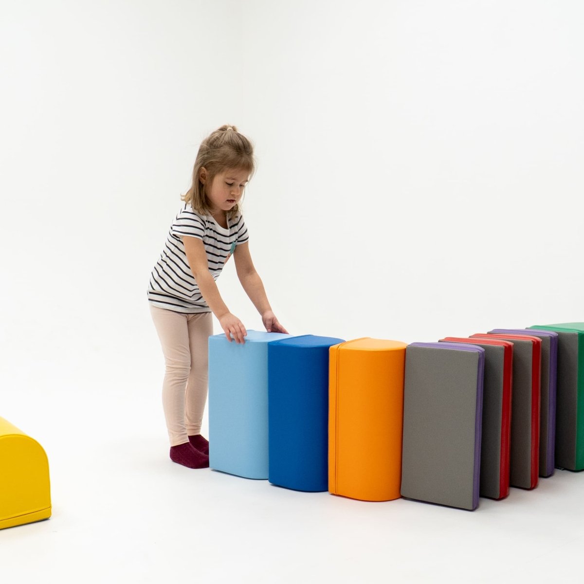 soft play set met modulaire foamblokken voor baby's peuters en kleuters