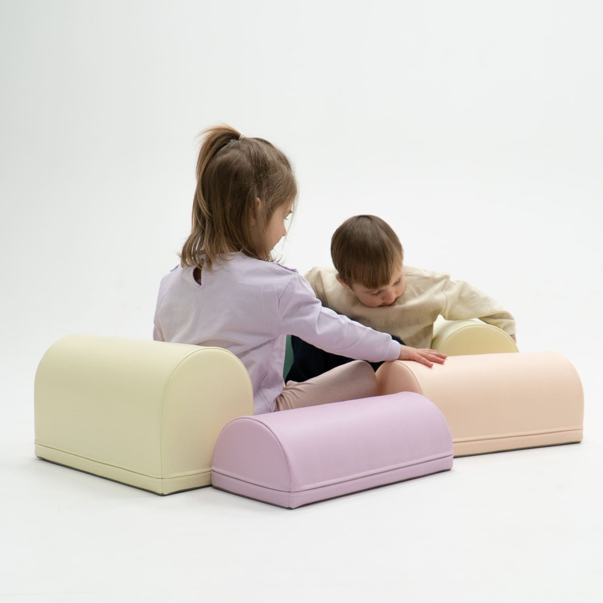 soft play set met modulaire foamblokken voor baby's peuters en kleuters
