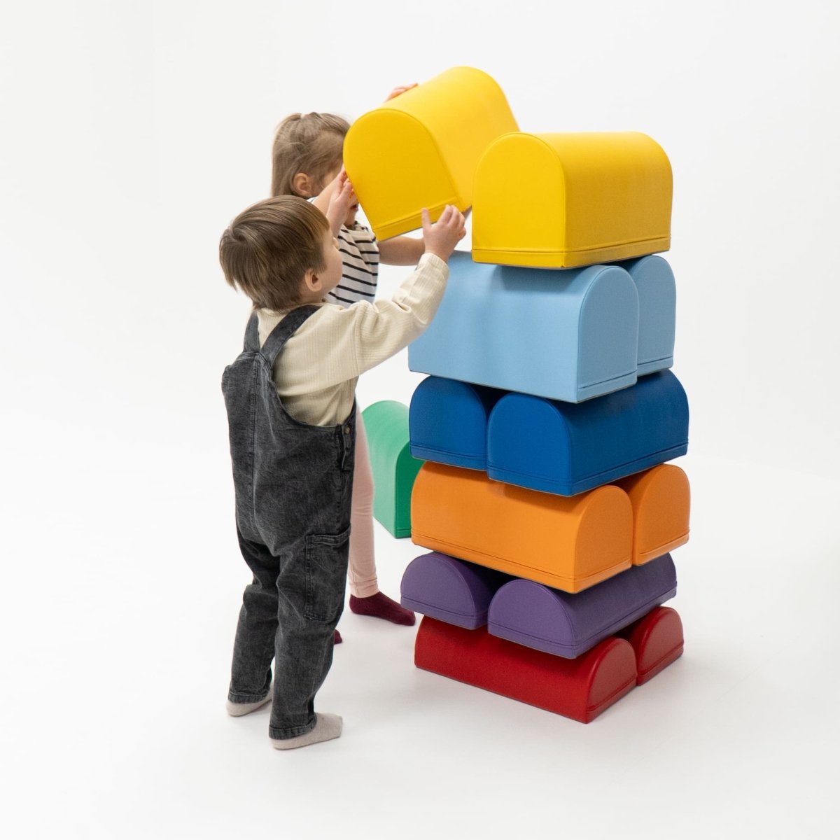 soft play set met modulaire foamblokken voor baby's peuters en kleuters