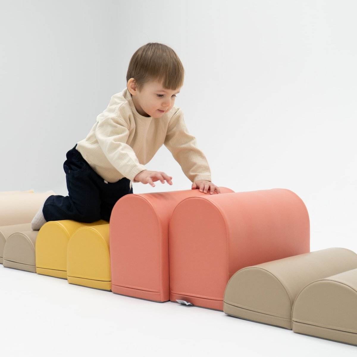 soft play set met modulaire foamblokken voor baby's peuters en kleuters