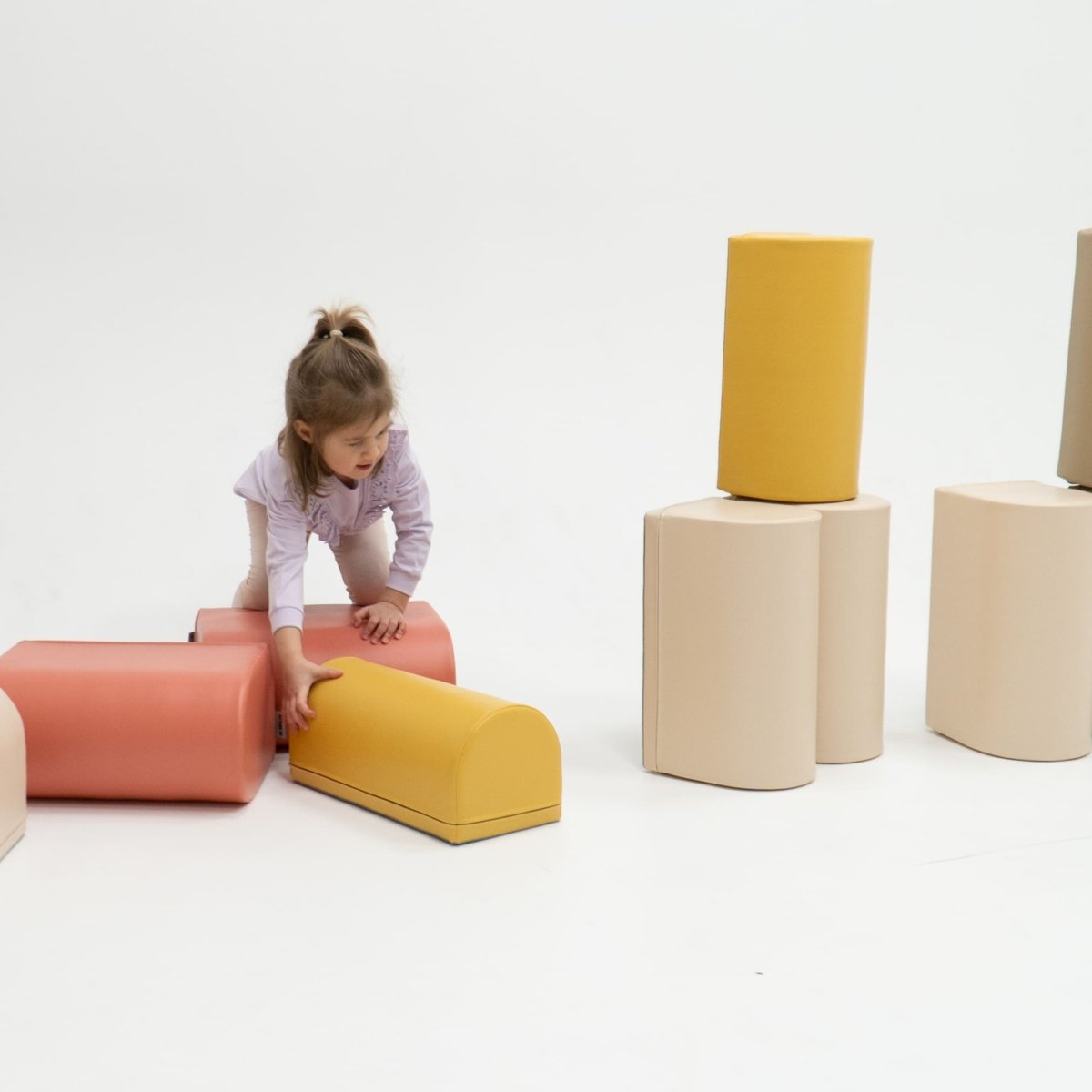 soft play set met modulaire foamblokken voor baby's peuters en kleuters