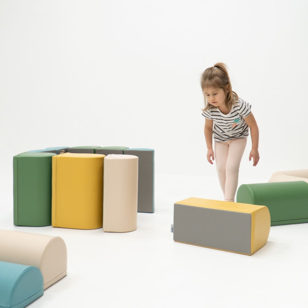 soft play set met modulaire foamblokken voor baby's peuters en kleuters