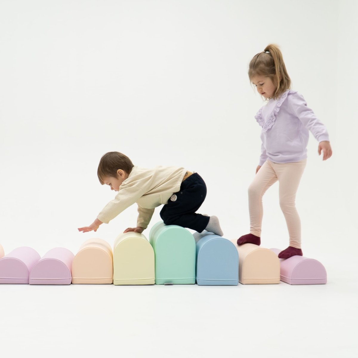 soft play set met modulaire foamblokken voor baby's peuters en kleuters