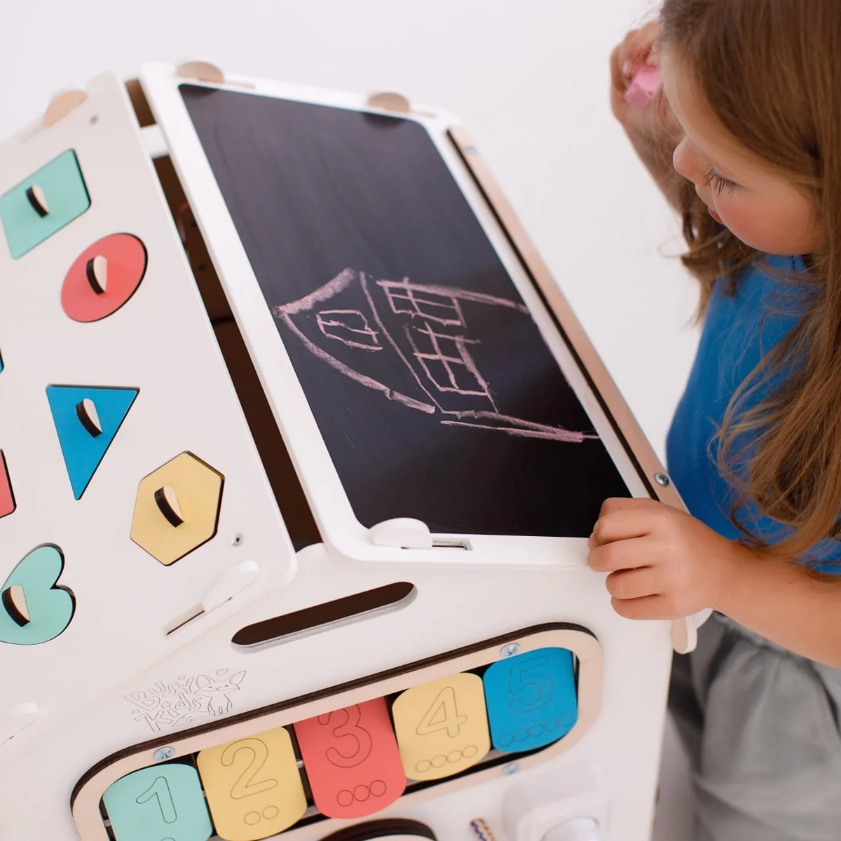 Maisonnette sensorielle BusyKids Busy Board – blanc