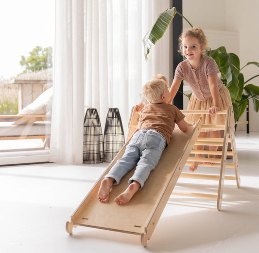 houten Pikler klimdriehoek met glijbaan en klimhelling