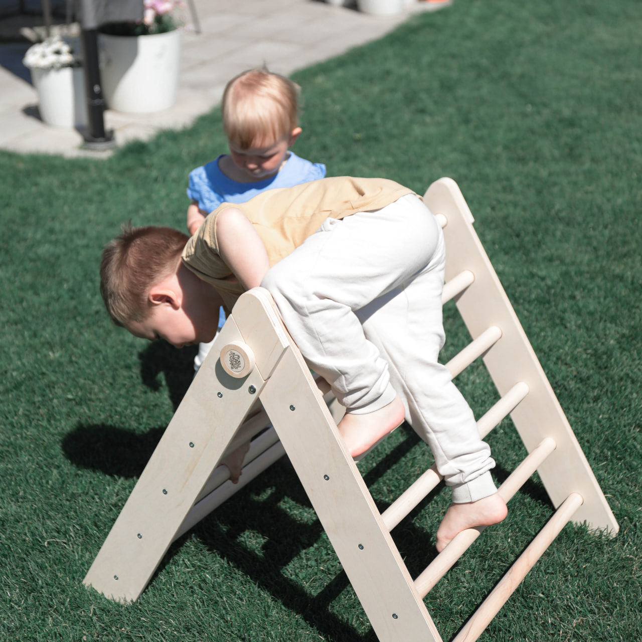 BusyKids Pikler klimdriehoek – regenboog
