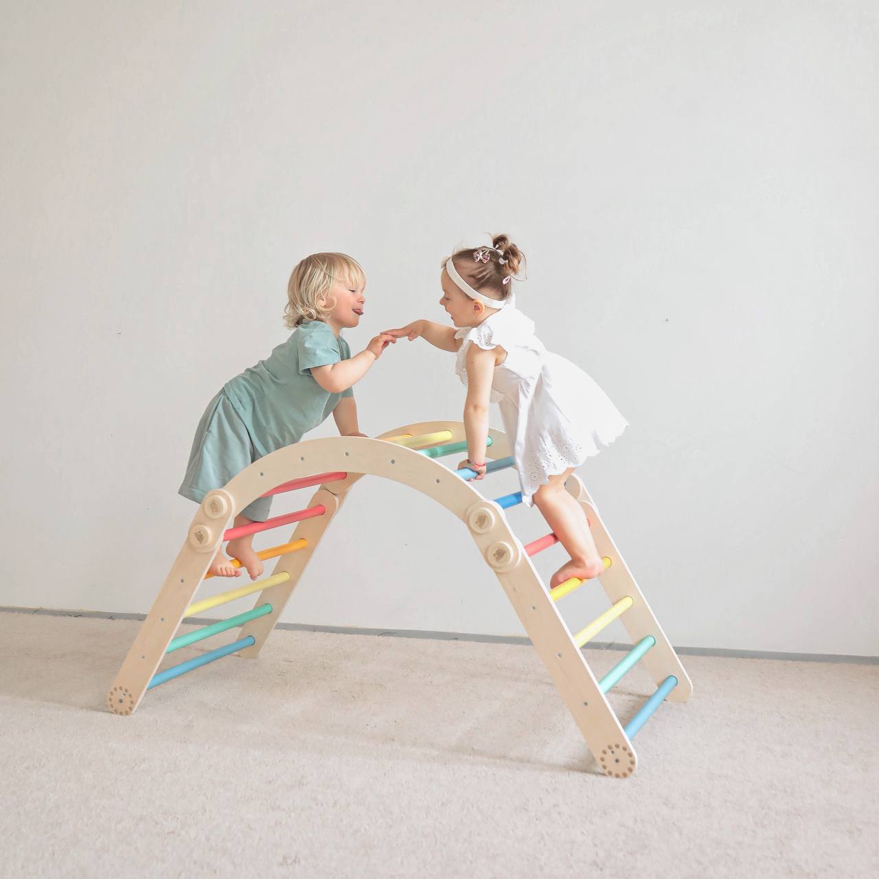 BusyKids klimrek – sprossenwand regenboog