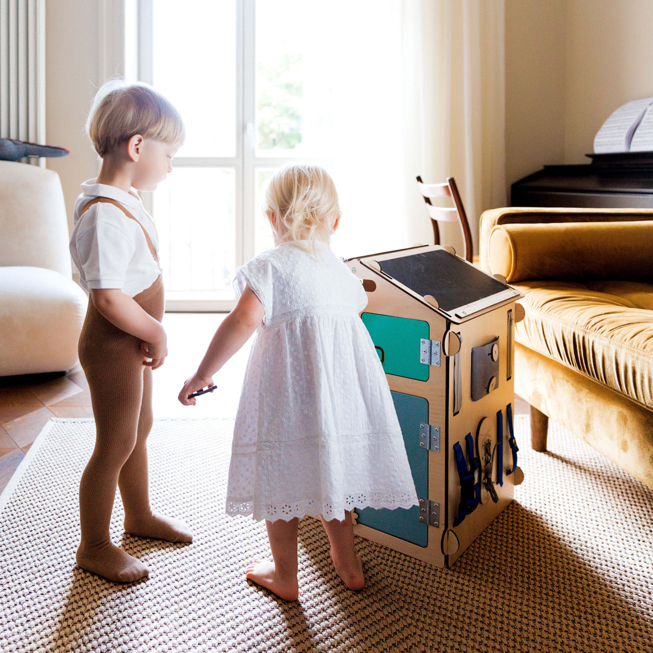 BusyKids set – Busy Board speelhuisje naturel/mint met creatieve kubus