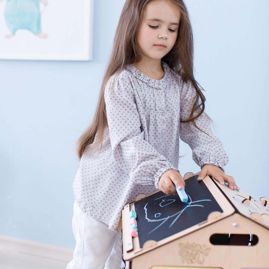 Ensemble BusyKids – Maisonnette Busy Board naturelle avec cube créatif