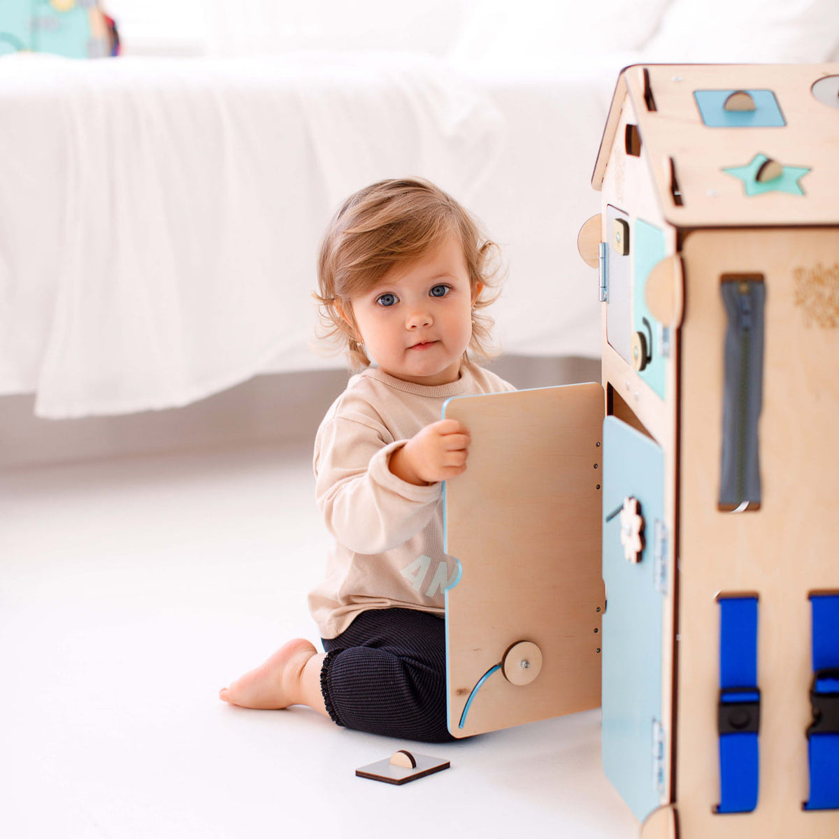 Ensemble BusyKids – Maisonnette Busy Board naturel/menthe avec cube créatif