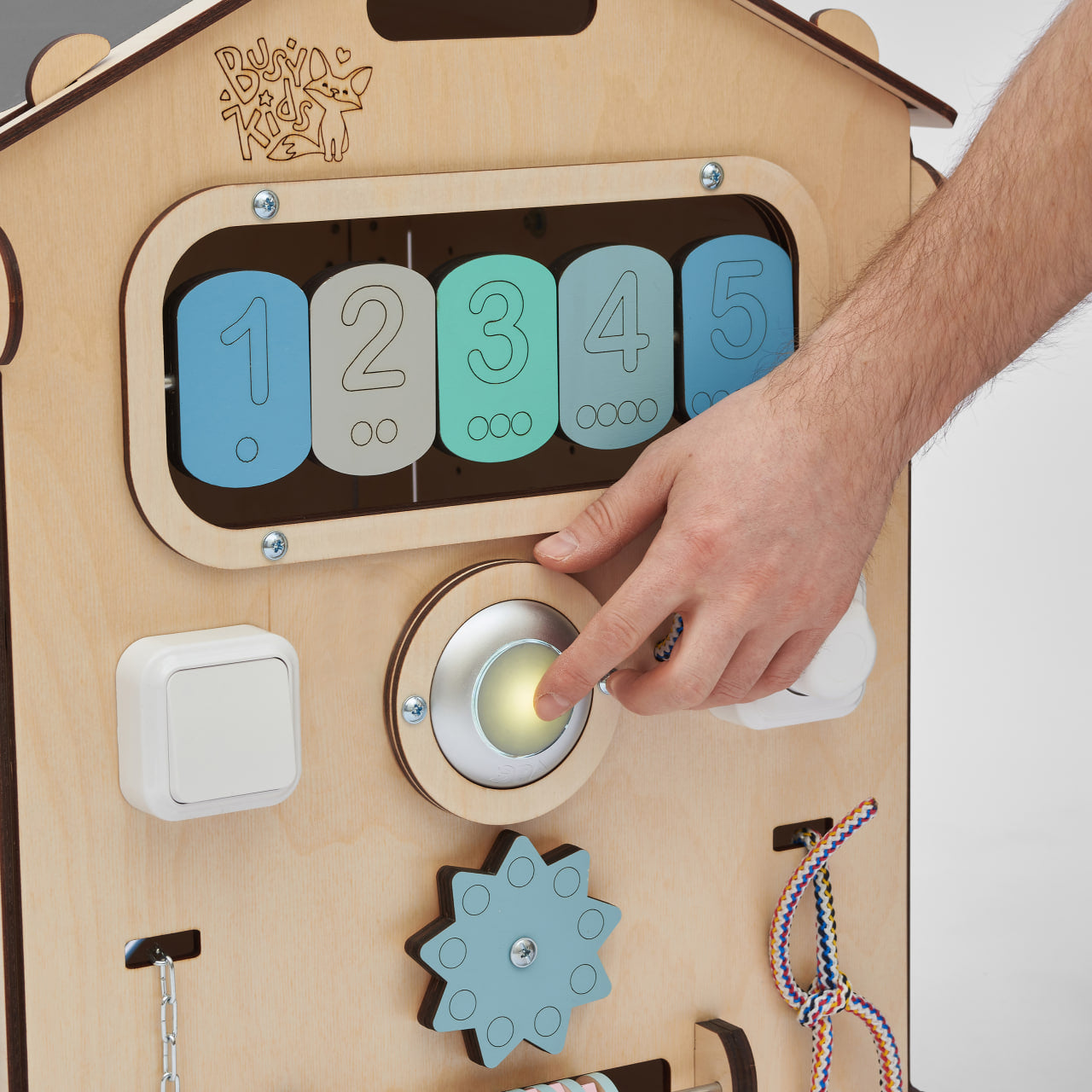 BusyKids set – Busy Board speelhuisje naturel/mint met creatieve kubus