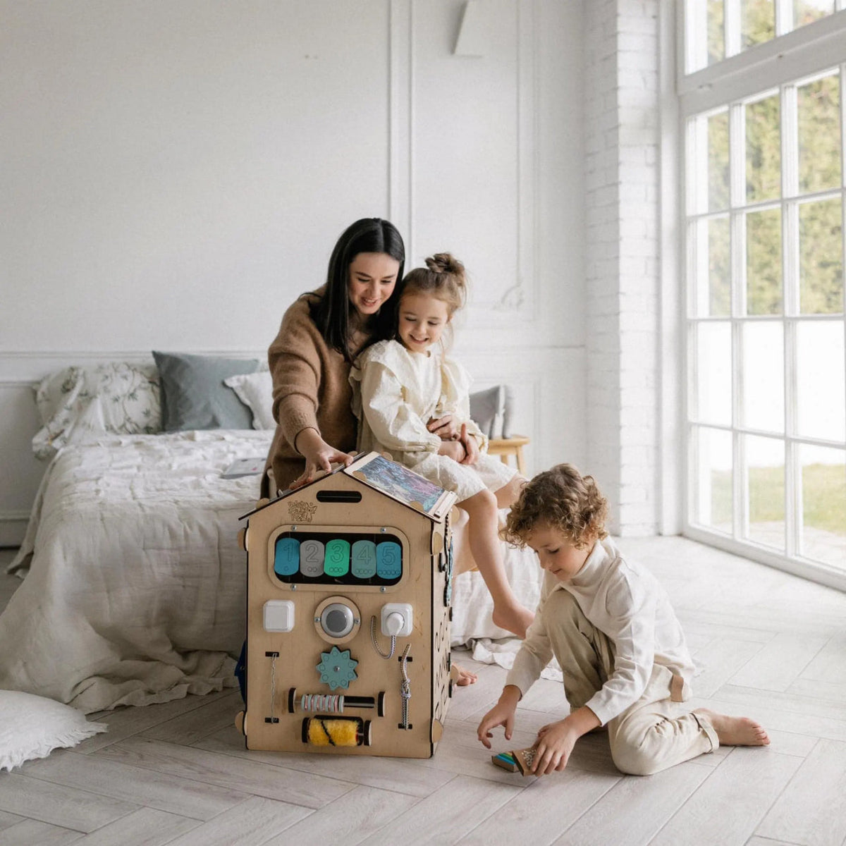 Maisonnette BusyKids Busy Board – naturel menthe, édition limitée