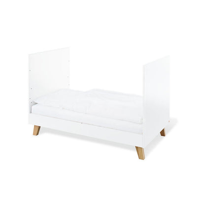 babykamer meubelset met wandplank