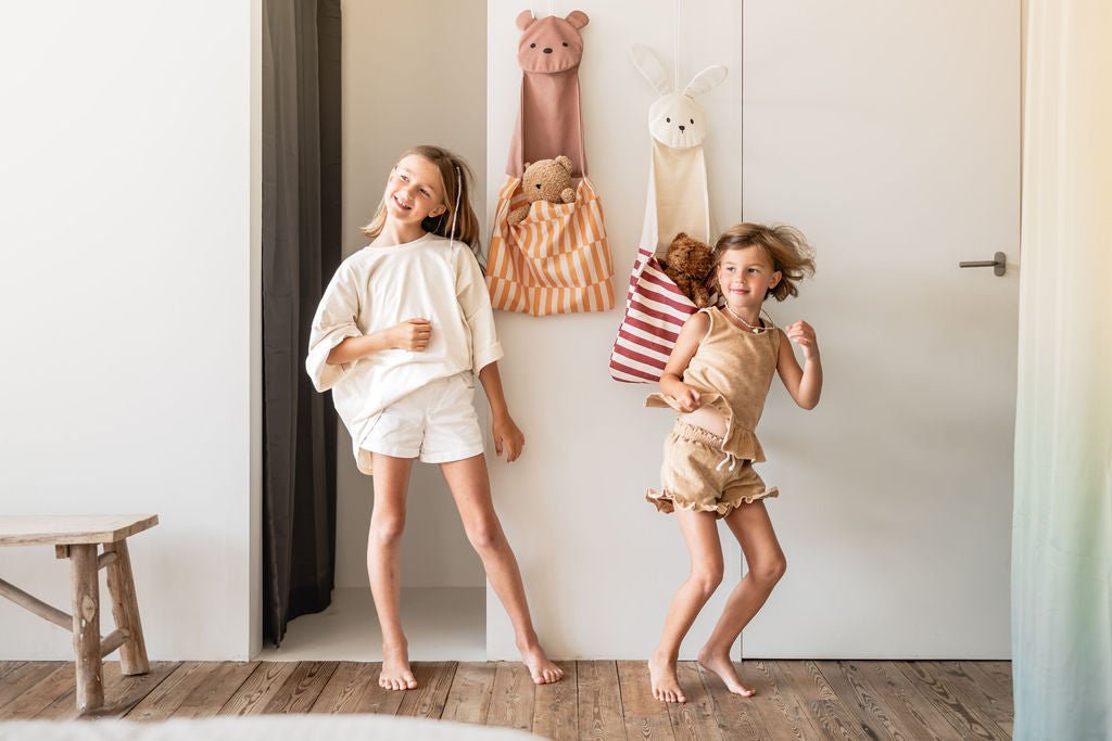 wandopberger met opbergzak voor de kinderkamer