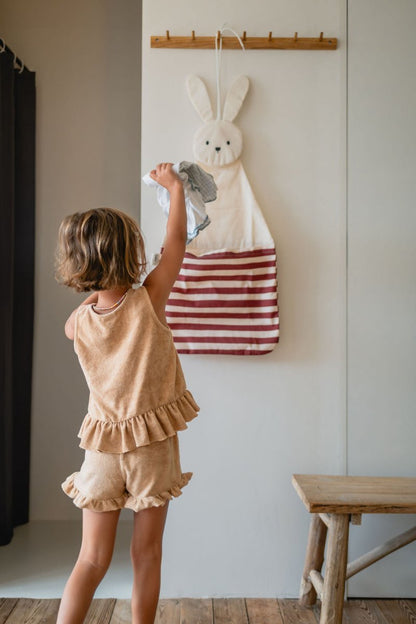 wandopberger met opbergzak voor de kinderkamer