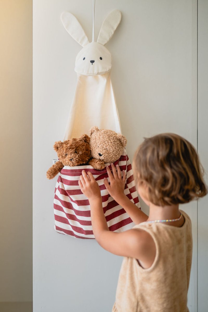 wandopberger met opbergzak voor de kinderkamer