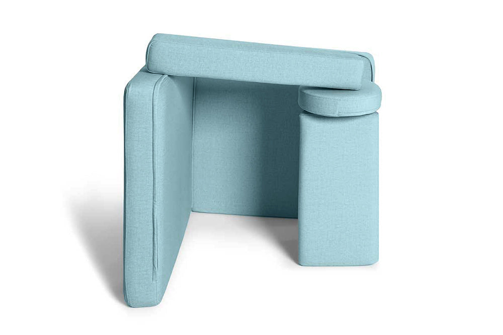 Shappy Armchair Original 80 cm in Sky Blue — opgebouwd als schuilplek