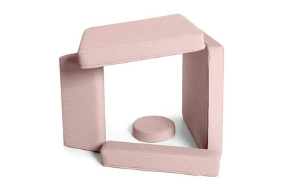 Shappy Armchair Original 80 cm in Soft Pink — opgebouwd als speelhuis