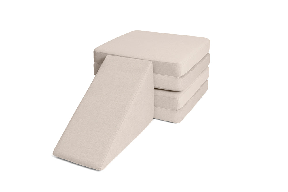 Shappy Slide Original 80 cm in Soft Beige — tegen de speelbank geplaatst